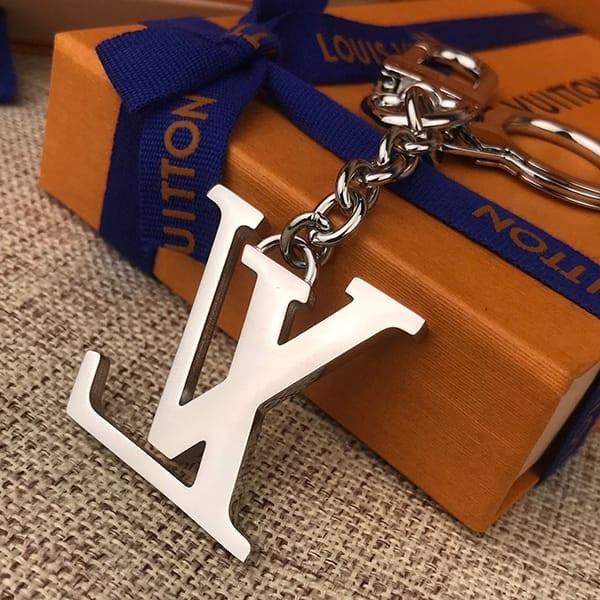 《大人気》ルイヴィトン キーホルダー LV イニシャル スーパーコピー M01192